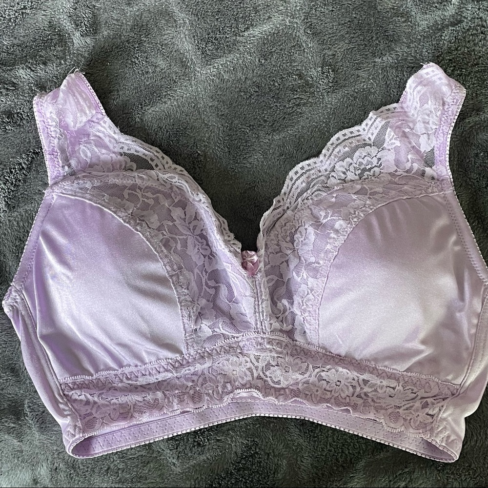 Rhonda Shear pin-up bra with lace back detail